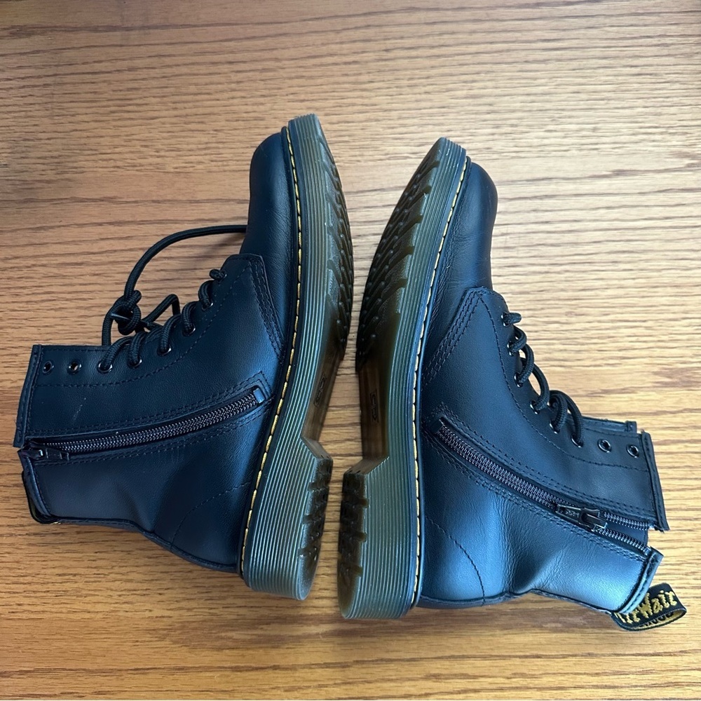 DR. MARTENS 1460 Boot - Kids SIZE 4 YOUTH - Picture 8 of 16